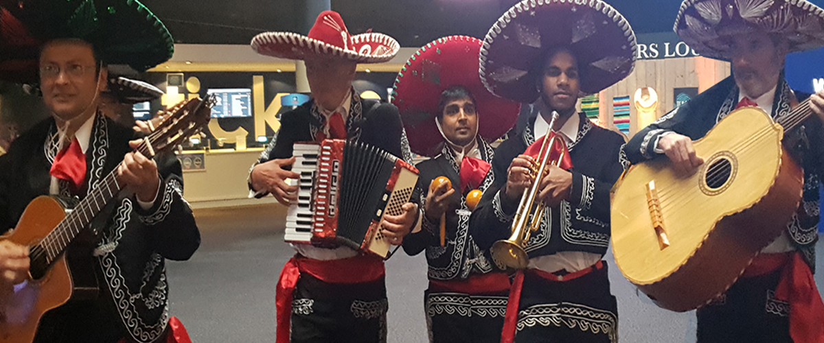 Mariachi muziek emn danseressen