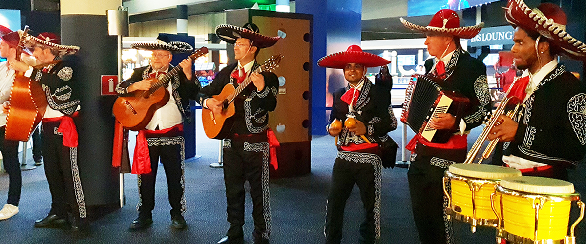 Mariachi muziek emn danseressen